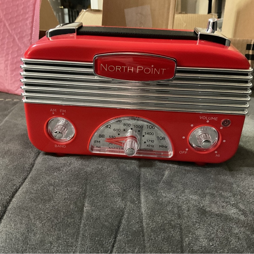 North Point Retro Red Radio